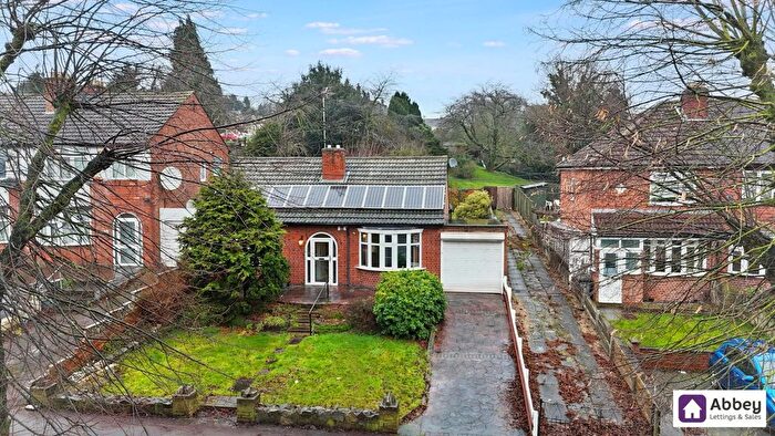 2 Bedroom Detached Bungalow For Sale In Anstey Lane, Leicester, LE4
