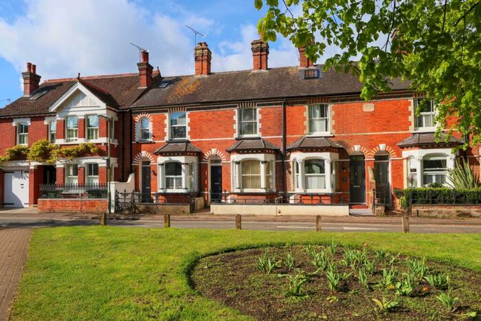 2 Bedroom Terraced House To Rent In Monument Green, Weybridge, KT13