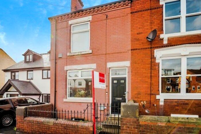 2 Bedroom Property To Rent In Leeds Road, Wakefield, WF1