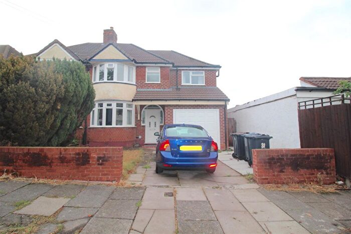 4 Bedroom Semi-Detached House For Sale In Beechmore Road, Birmingham, B26