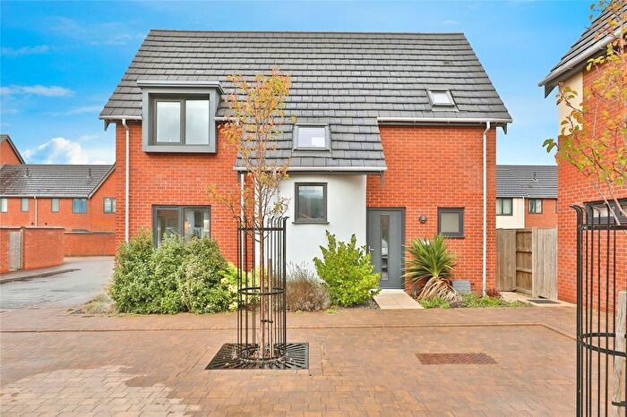 3 Bedroom Detached House For Sale In Goodson Road, Norwich, Norfolk, NR7