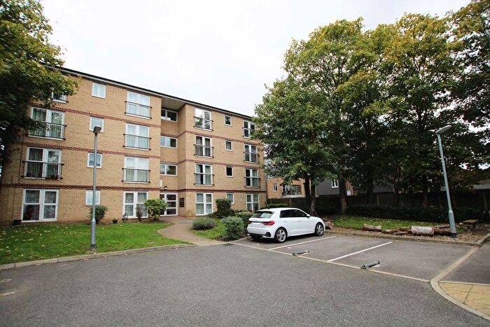 1 Bedroom Flat To Rent In Issa Road, Hounslow, TW3
