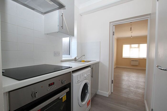 1 Bedroom Flat To Rent In Durants Road, Enfield, EN3
