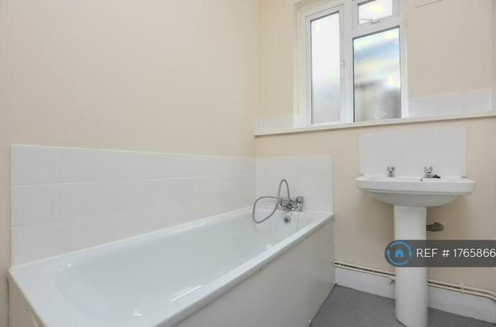 1 Bedroom Flat To Rent In Kent House Road, London, SE26