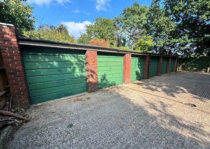 Garage / Parking For Sale In Garage, Rear Of Long Lane, Finchley, N3