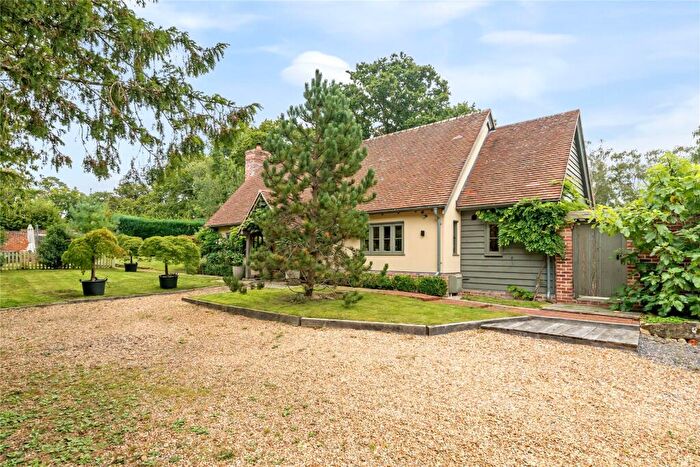 2 Bedroom Detached House For Sale In Lymington Road, Brockenhurst, Hampshire, SO42