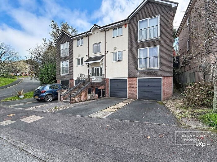 2 Bedroom Flat For Sale In Prestonbury Close, Widewell, Plymouth, PL6