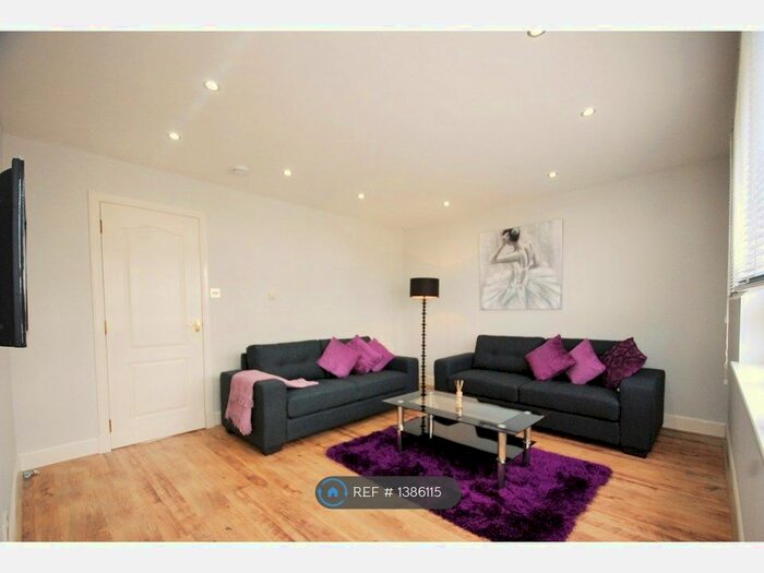 3 Bedroom Flat To Rent In Union Grove, Aberdeen, AB10