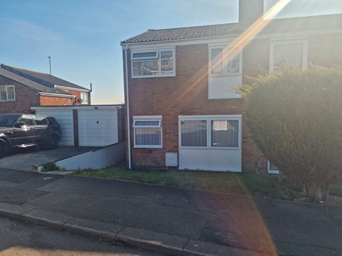 3 Bedroom Semi-Detached House To Rent In Turner Way, Bedford, MK41