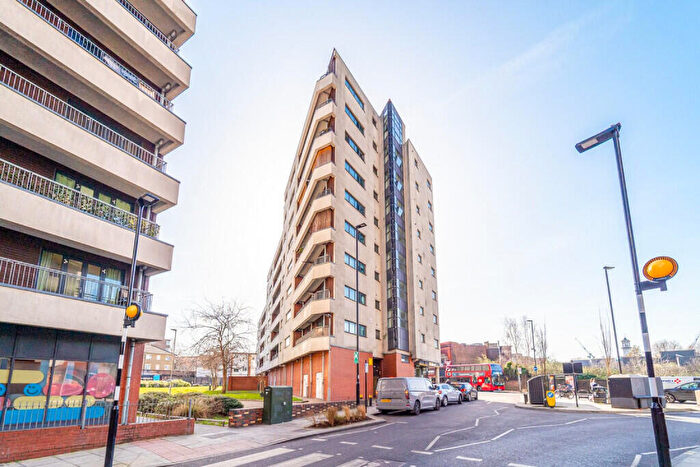 2 Bedroom Apartment For Sale In Flat, Cottage Road, Islington, London, N7