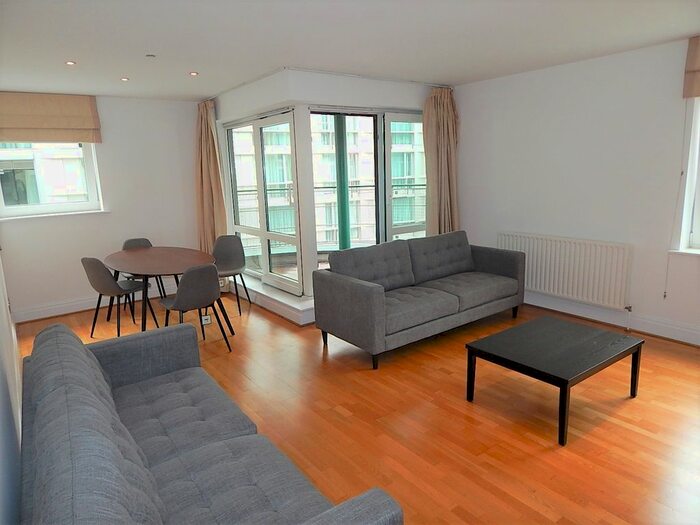 2 Bedroom Flat To Rent In Beckford Close, West Kensington, W14