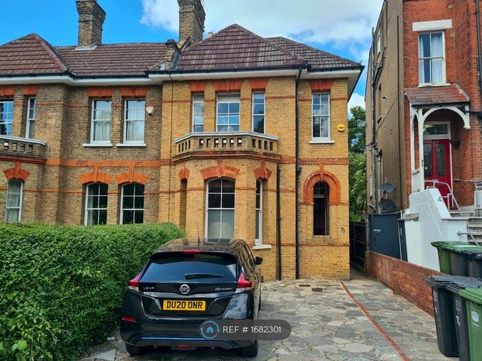 2 Bedroom Flat To Rent In Devonshire Road, London, SE23