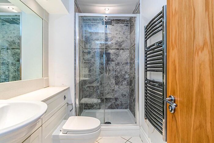 2 Bedroom Apartment To Rent In Alexander House, Royal Quarter, KT2