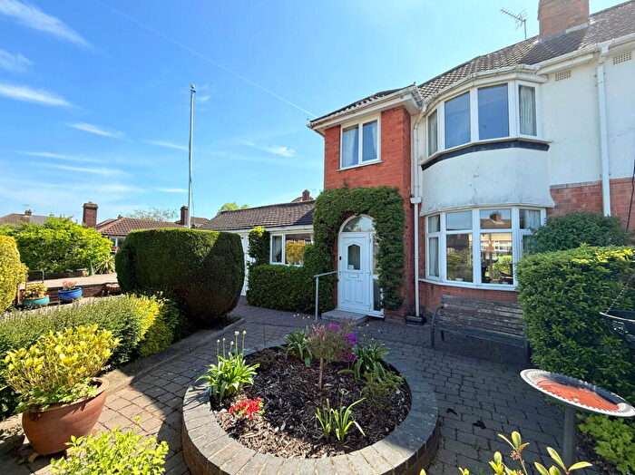 3 Bedroom Semi-Detached House For Sale In Ebrington Avenue, Solihull, B92