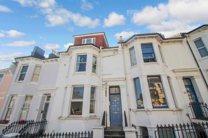 1 Bedroom Maisonette To Rent In Roundhill Crescent, Brighton, East Sussex, BN2