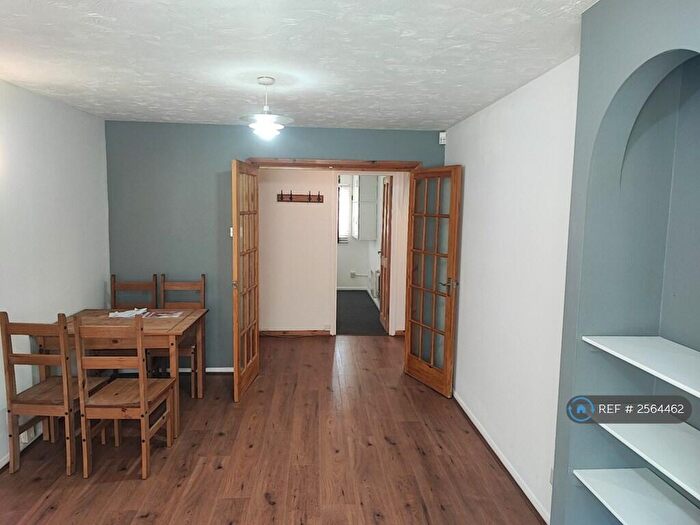 2 Bedroom Flat To Rent In Islington, London, N7