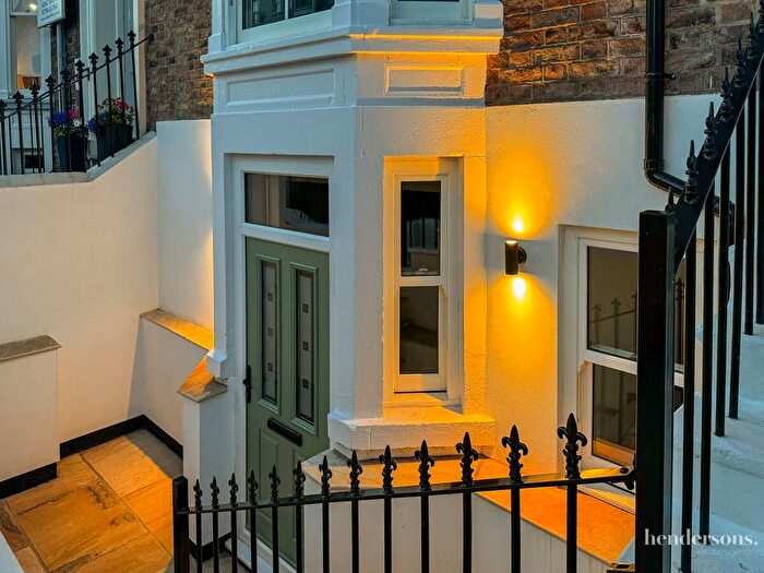 2 Bedroom Flat For Sale In Belle Vue Terrace, Whitby, YO21