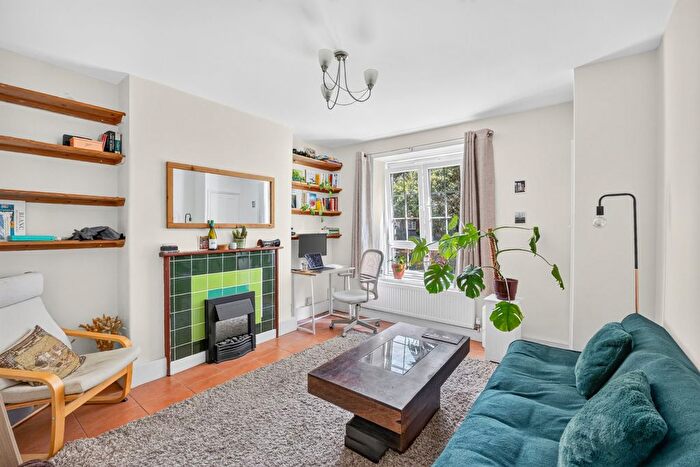 2 Bedroom Flat To Rent In Reardon House, Reardon Street, E1W