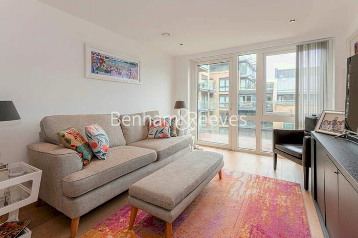2 Bedroom Flat To Rent In Kew Bridge Road, Brentford, TW8
