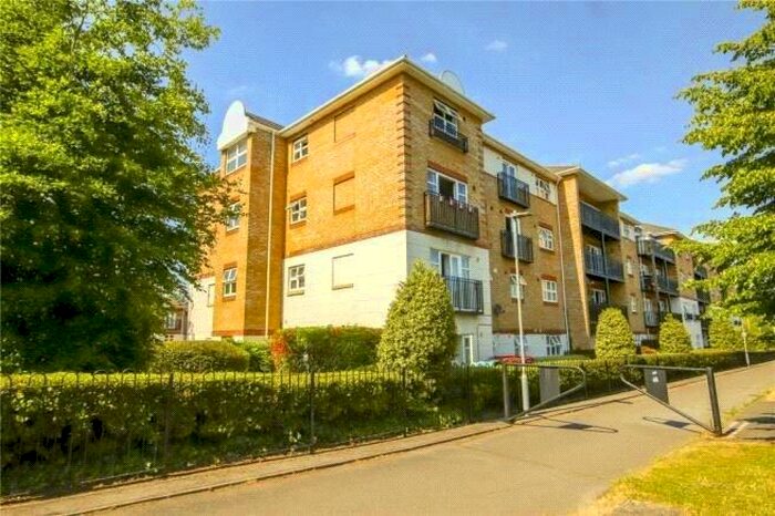 2 Bedroom Apartment To Rent In Ogden Park, Broad Lane, Bracknell, Berkshire, RG12