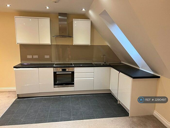 2 Bedroom Flat To Rent In Detling House, Maidstone, ME16