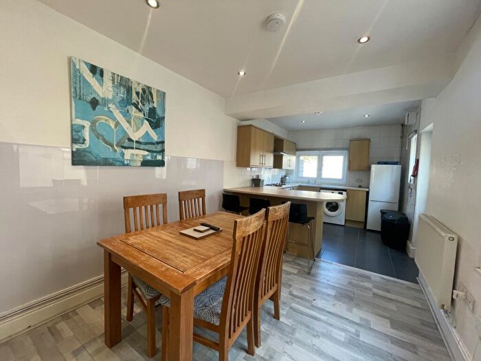 3 Bedroom Terraced House To Rent In Malefant Street, Cathays, CF24