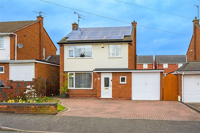 3 Bedroom Detached House For Sale In Milldale Crescent, Fordhouses, Wolverhampton, West Midlands, WV10