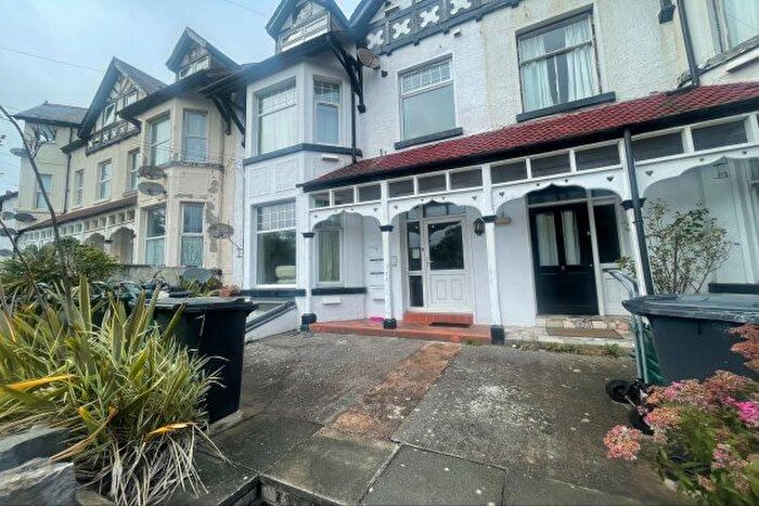 2 Bedroom Flat To Rent In Upper Promenade, Bae Colwyn, LL28
