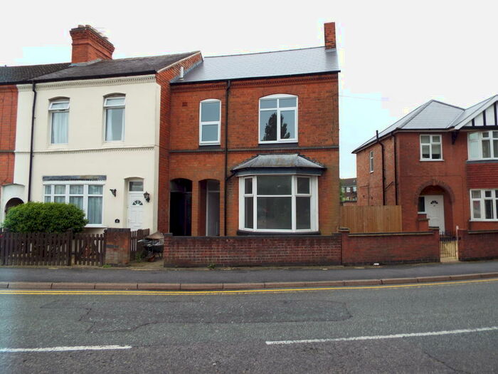 3 Bedroom Semi-Detached House To Rent In Aylestone Lane, Wigston, LE18