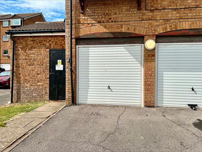 Garage / Parking To Rent In Balcombe Road, Peacehaven, BN10