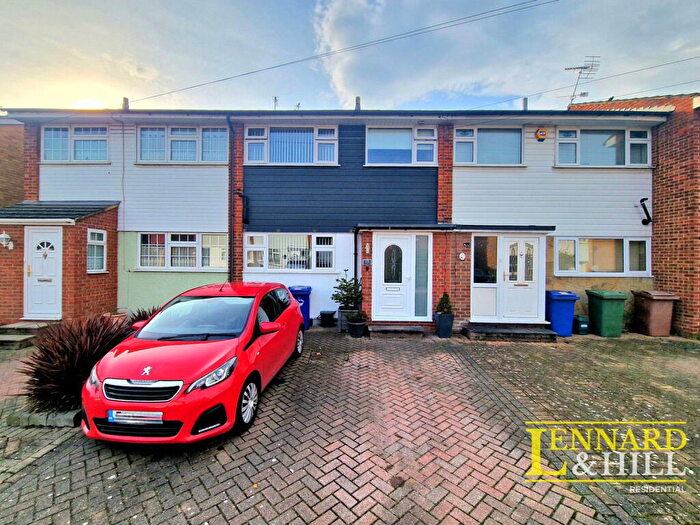 3 Bedroom Terraced House For Sale In Hollowfield Avenue, Little Thurrock, Grays, RM17