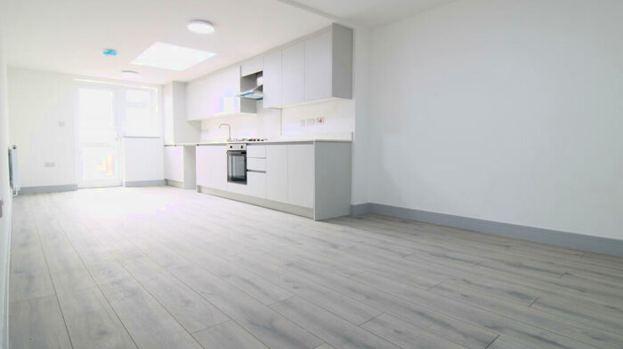 9 Bedroom Block Of Apartments To Rent In Reading, RG2