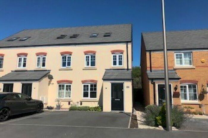 3 Bedroom End Of Terrace House To Rent In Bitterling Street, Ellesmere Port, CH66