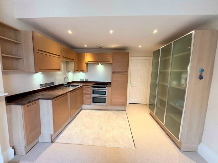 2 Bedroom Apartment To Rent In Park Place, Clifton, BS8