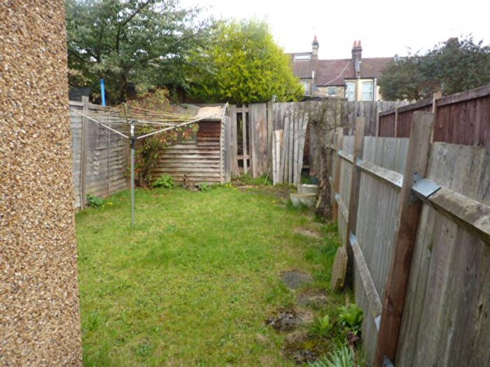 3 Bedroom Terraced House To Rent In Brixton Road, Watford, WD24