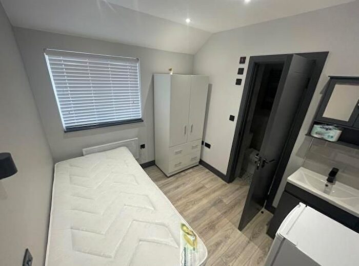 Studio To Rent In Whitley Wood Road, Reading, RG2