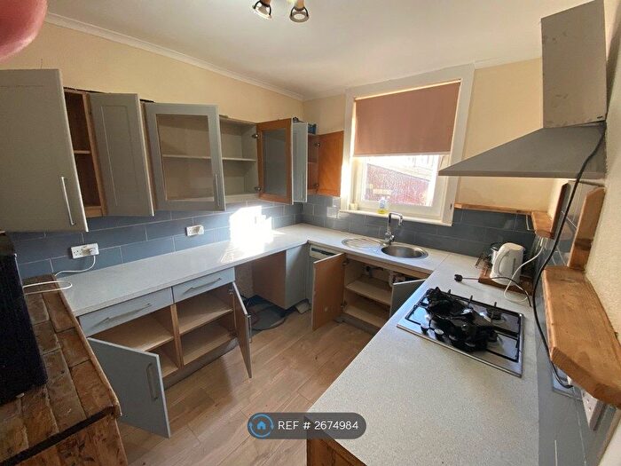 2 Bedroom Flat To Rent In Brownhill Drive, Blackburn, BB1