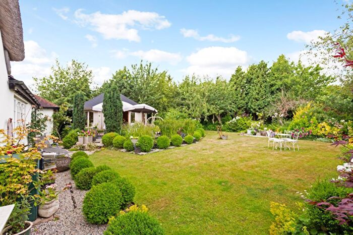 4 Bedroom Detached House For Sale In Holtwood, Wimborne, Dorset, BH21