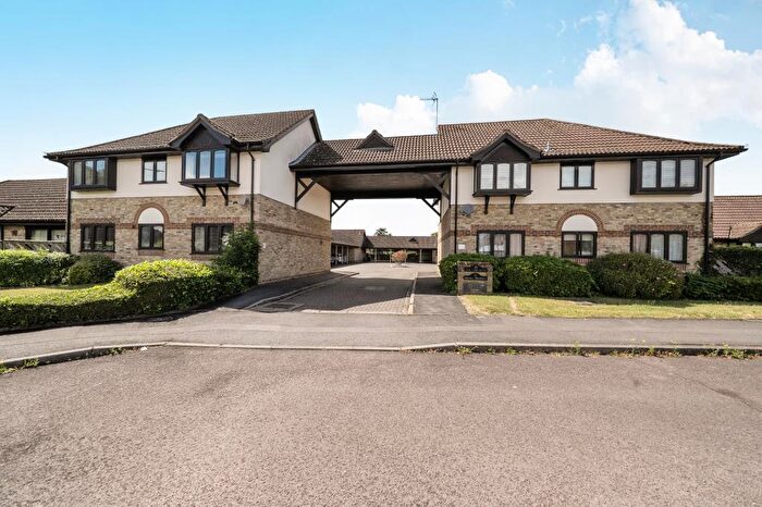 2 Bedroom Semi-Detached Bungalow For Sale In The Maltings, Thatcham, RG19