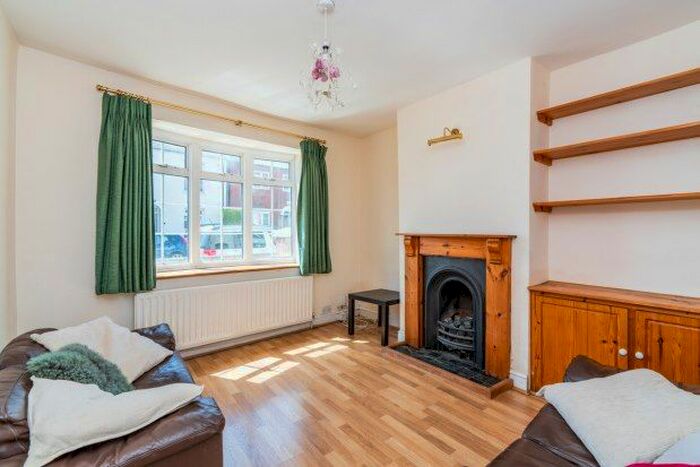 4 Bedroom Property To Rent In Middle Street, Southampton, SO14