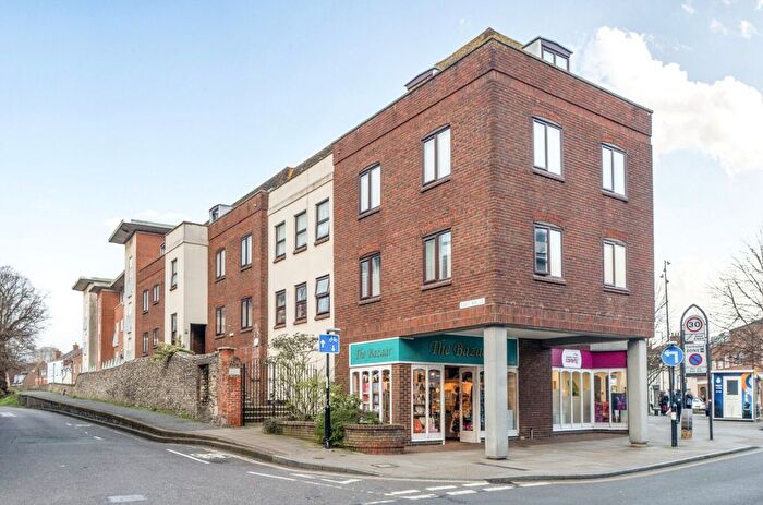 2 Bedroom Flat For Sale In East Walls, Sharp Garland House East Walls, PO19