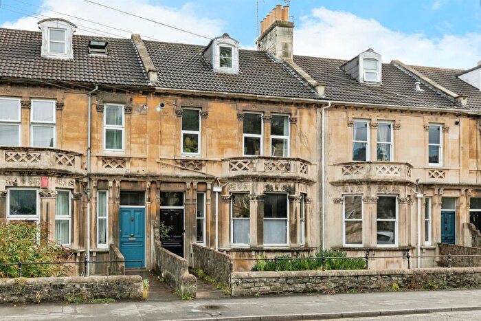 2 Bedroom Maisonette For Sale In Newbridge Road, Bath, BA1