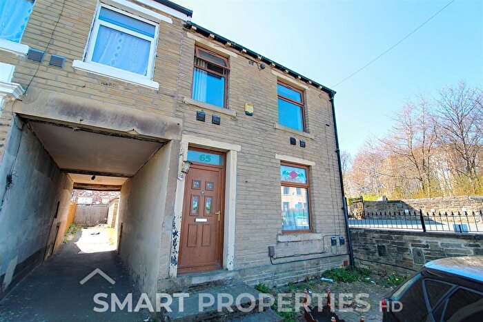 4 Bedroom Terraced House To Rent In Halifax Old Road, Huddersfield, HD1