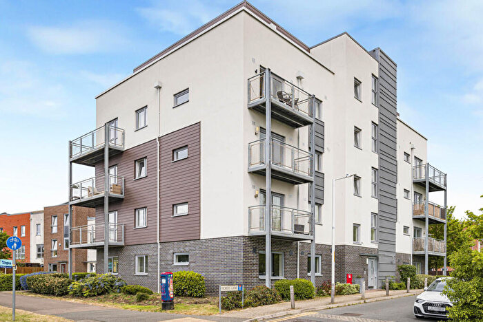 1 Bedroom Apartment For Sale In Swallows Court, Dartford, DA1