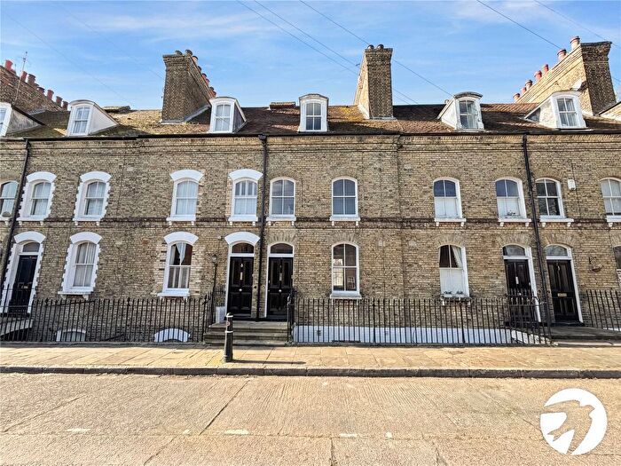 4 Bedroom Terraced House For Sale In The Terrace, Rochester, Kent, ME1