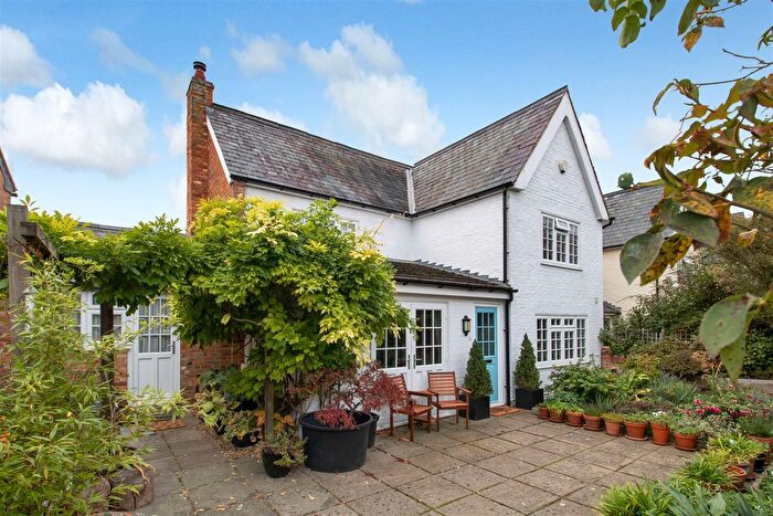 4 Bedroom Property For Sale In Broughton Village, Milton Keynes, MK10
