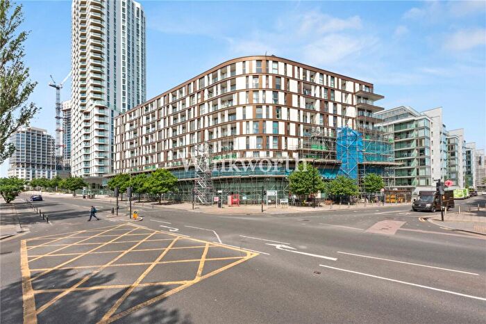 2 Bedroom Apartment For Sale In Daneland Walk, London, N17