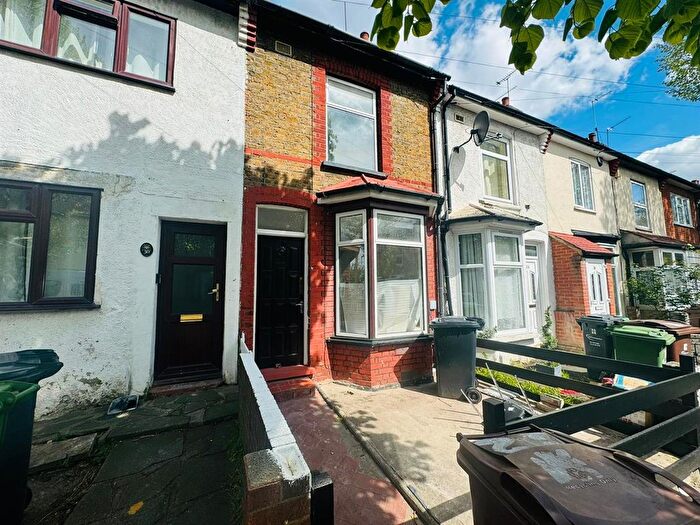 3 Bedroom Terraced House To Rent In Wedderburn Road, Barking, IG11