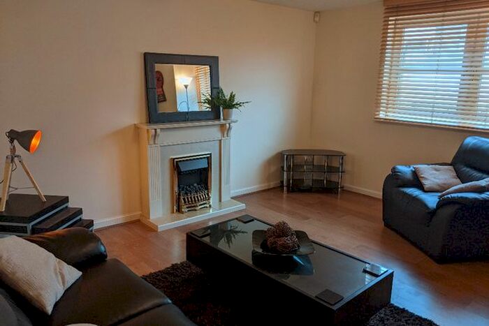 2 Bedroom Flat To Rent In Charles Street, Aberdeen, AB25