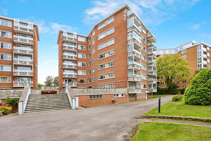 2 Bedroom Flat For Sale In West Cliff Road, West Cliff, Bournemouth, Dorset, BH4